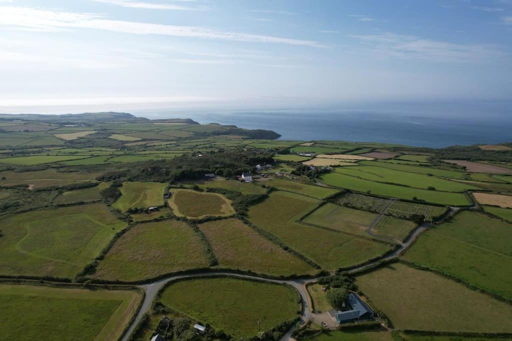 The Hut@Trefechan Wen - Coastal Coziness! Goodwick 외부 사진