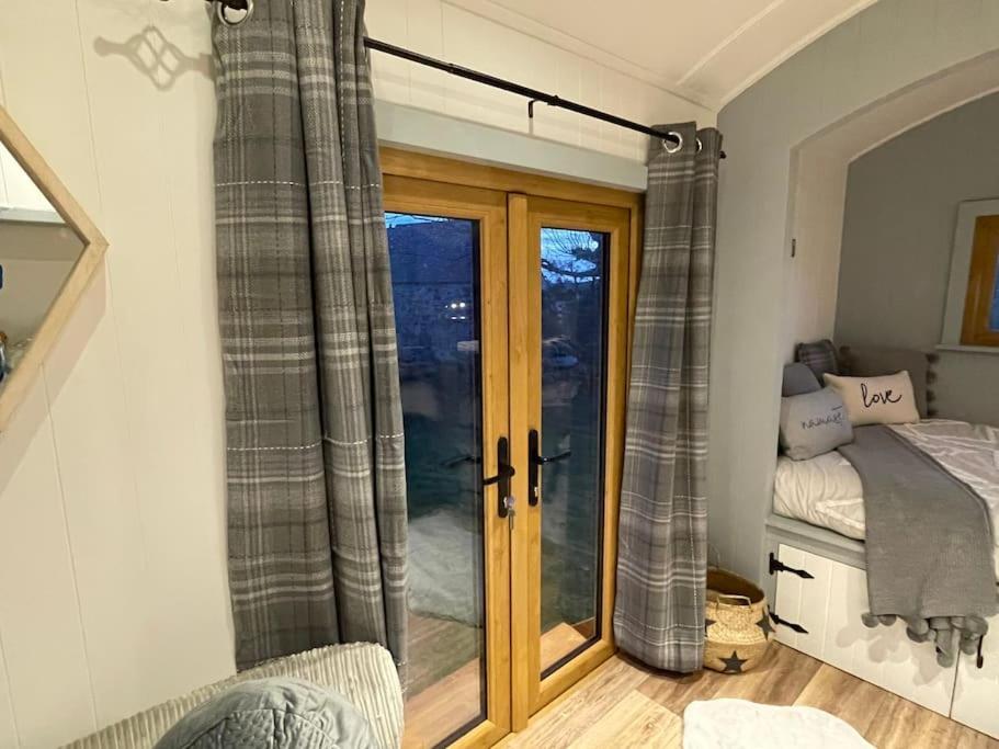 The Hut@Trefechan Wen - Coastal Coziness! Goodwick 외부 사진