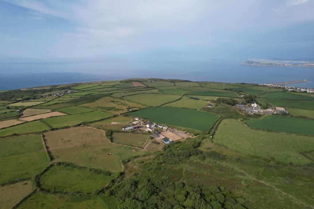 The Hut@Trefechan Wen - Coastal Coziness! Goodwick 외부 사진