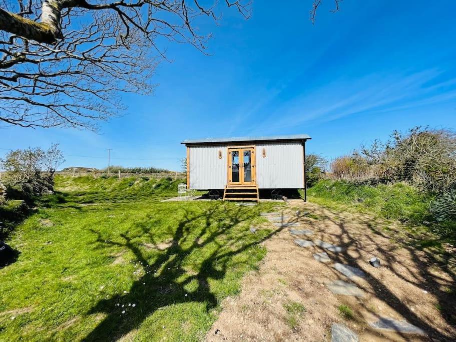 The Hut@Trefechan Wen - Coastal Coziness! Goodwick 외부 사진